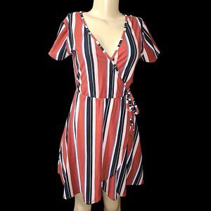 Closeout Liquidation Wholesale  - 8 Pieces of Women's Clothing - Size Medium